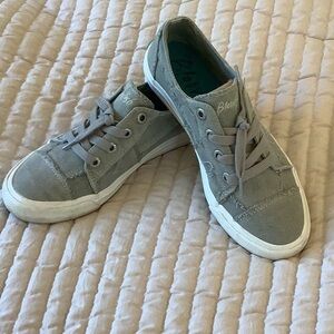 Casual Gray Lace-Up Sneakers